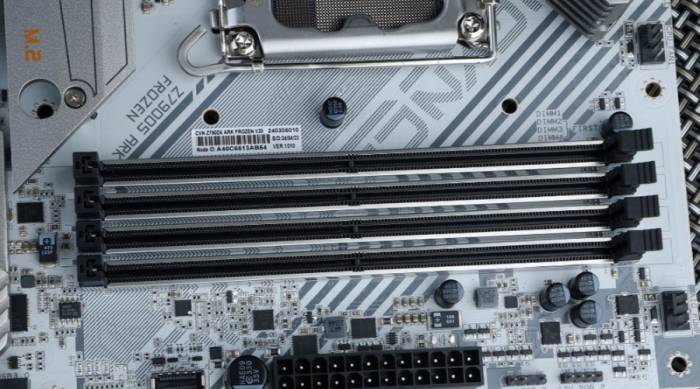 Automatically overclock the CPU and support DDR5 8000 memory-Colorful CVN Z790 A